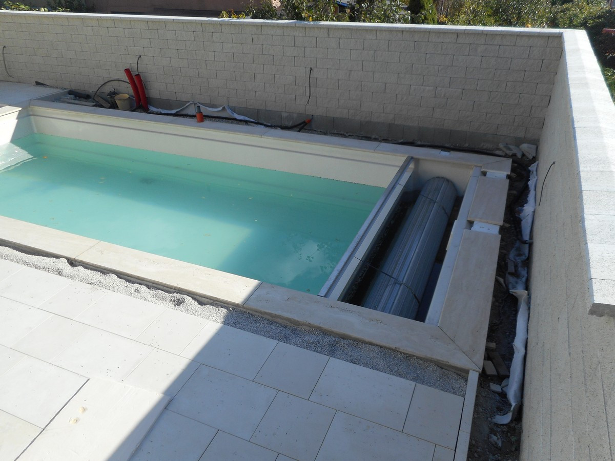 Obklad bazéna - rodinný dom Modra-0