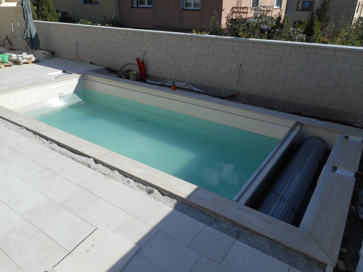 Obklad bazéna - rodinný dom Modra-1