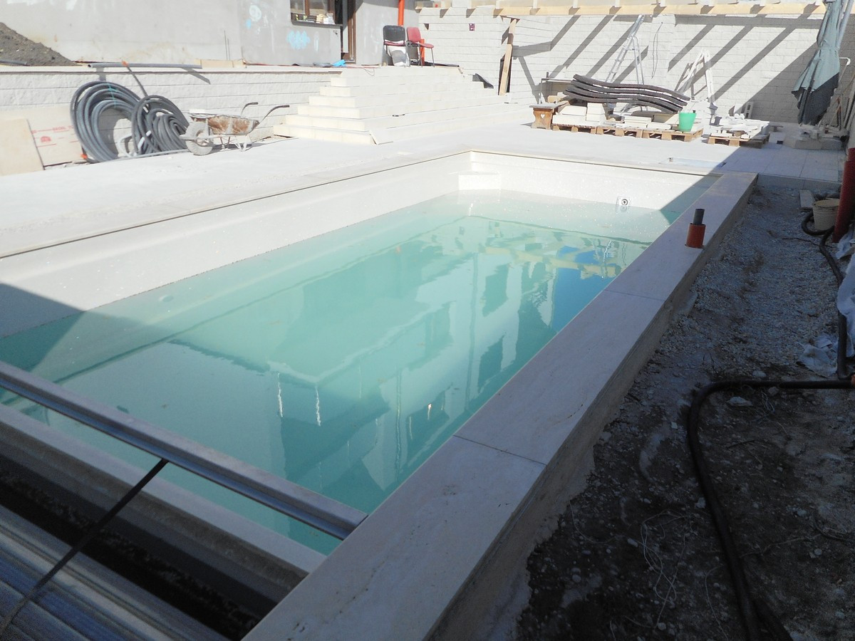 Obklad bazéna - rodinný dom Modra-6