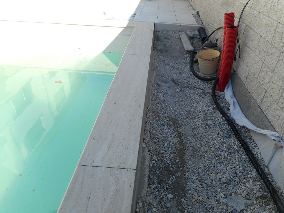 Obklad bazéna - rodinný dom Modra-8